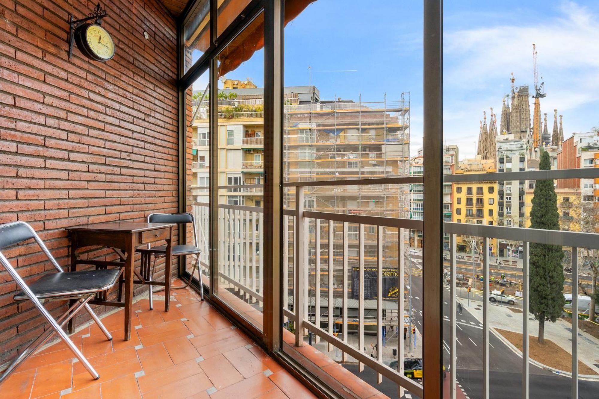 Stunning 5br With Sagrada Familia Views Apartamento